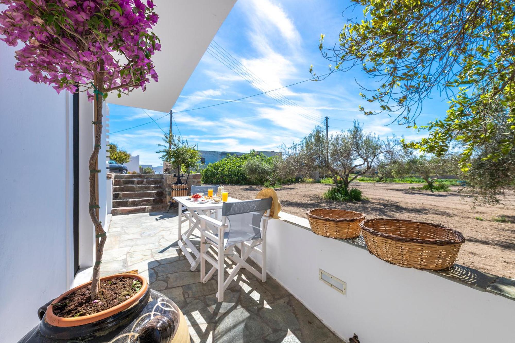Madalena's Summer House * Adamantas (Milos)
